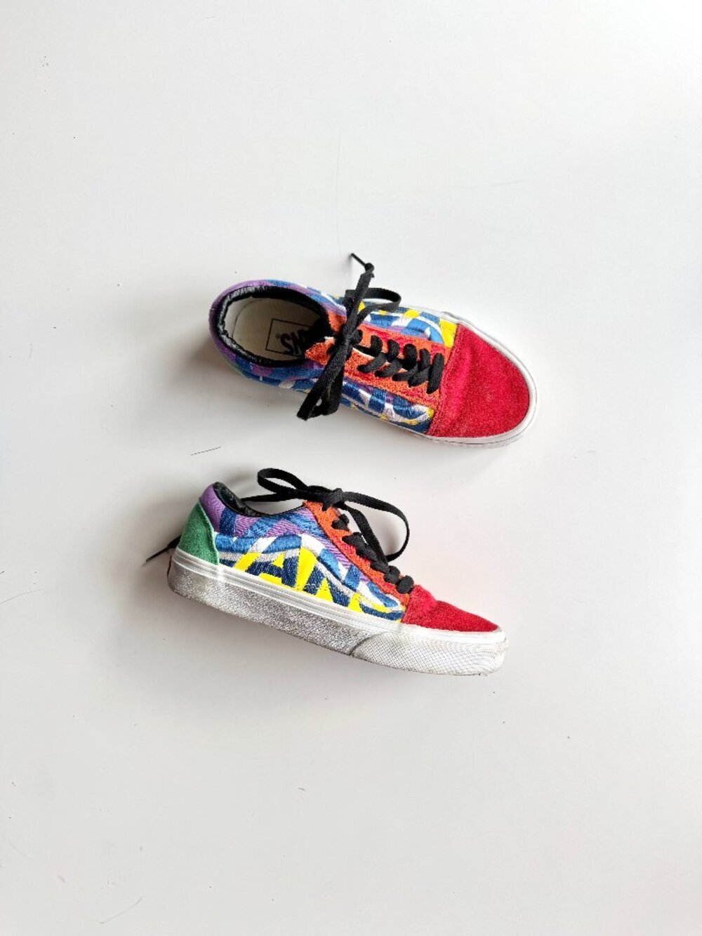 VANS Old Skool Statement Embroidered Canvas Suede Low Top Sneakers, Size 5